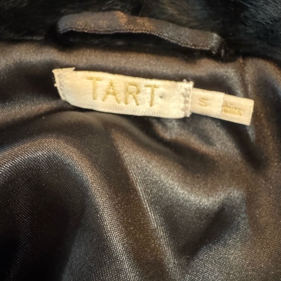 Black Faux Fur Women's Jacket - Picture 7 of 7